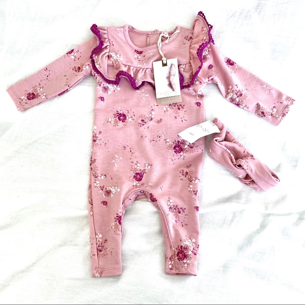 3/6 M JESSICA SIMPSON 💗 Mauve Floral Baby Onesie